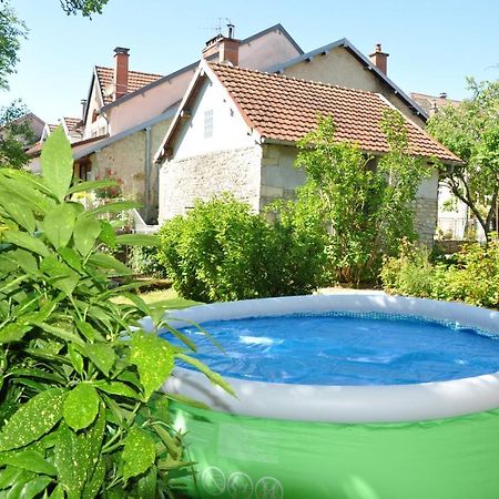 Maison Confortable Ornans + Jardin Luaran gambar