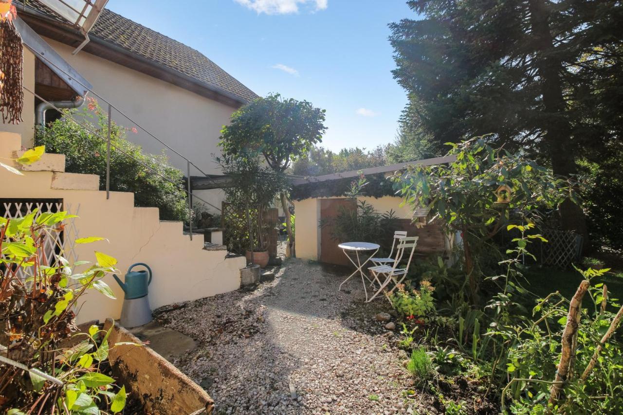 Maison Confortable Ornans + Jardin Luaran gambar